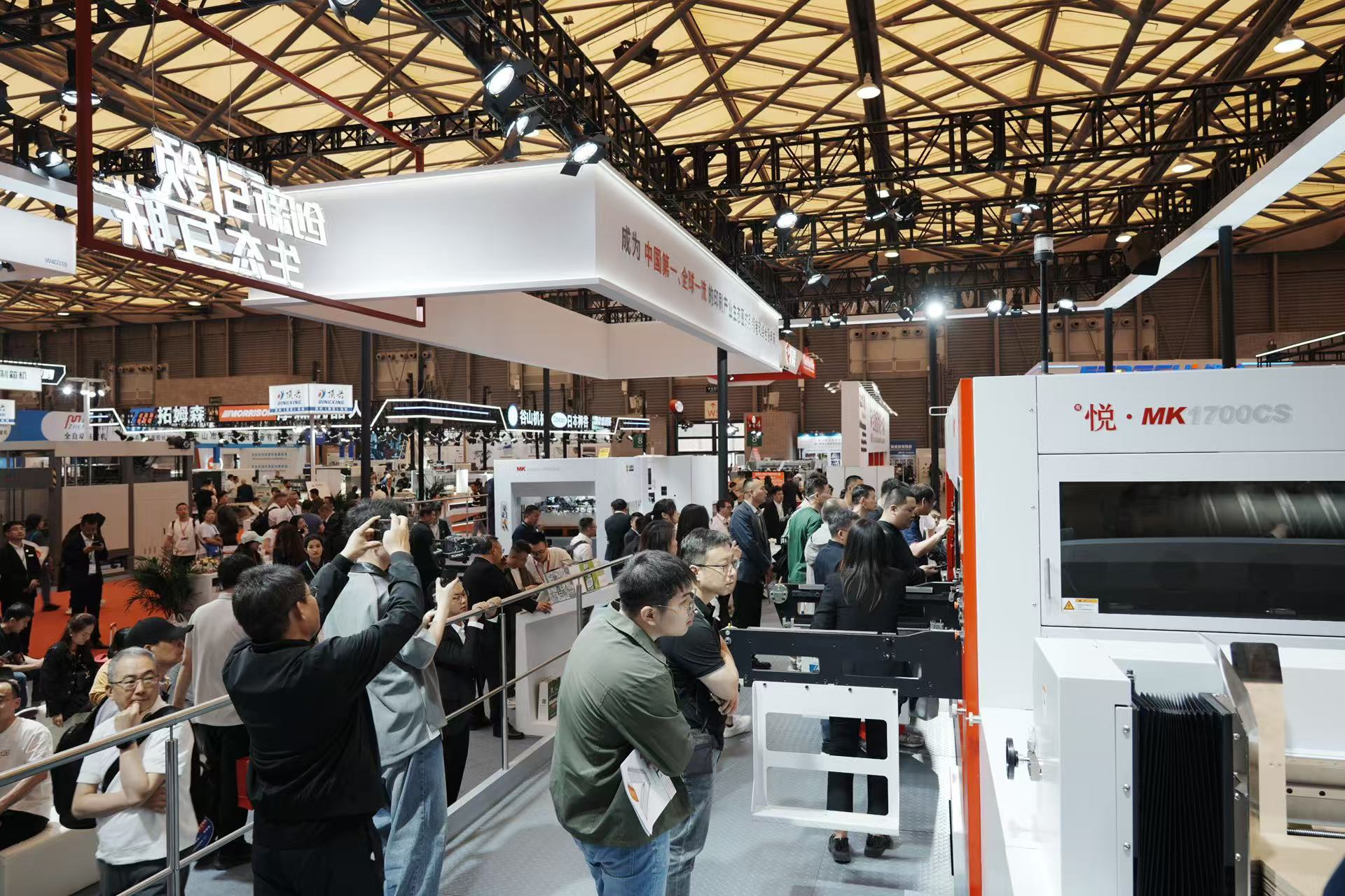 長榮閃耀 WEPACK，大幅面模切機成為全球 “焦點”